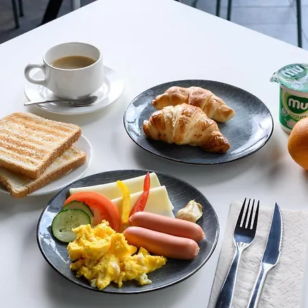 B&B Hotel Maribor מלון